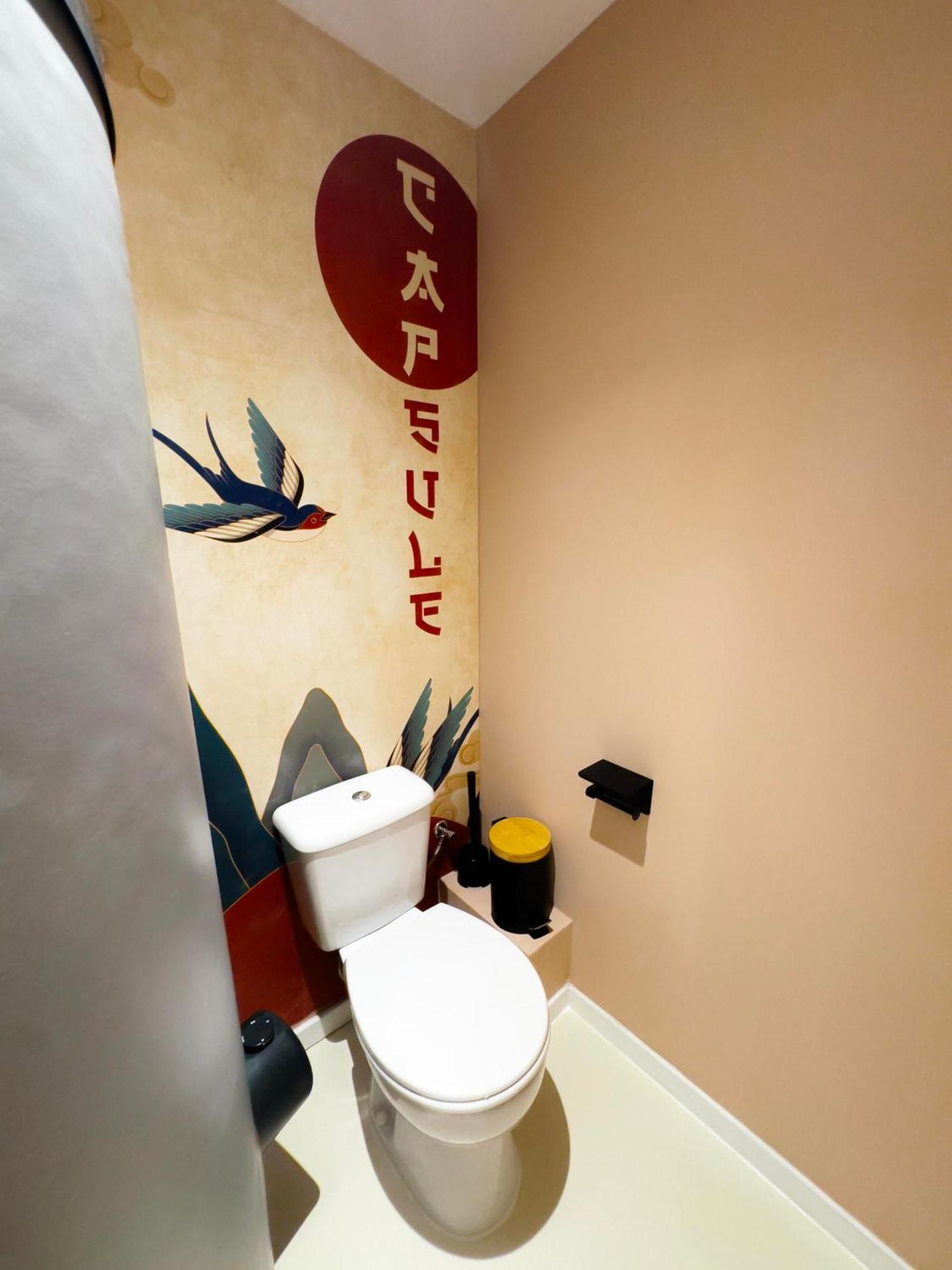 Capsule Lotus-Balneo-Sauna-Billard-Nintendo Hastiere-par-dela Exterior foto